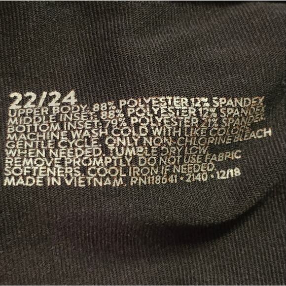 Livi Lane Bryant Pink and Black Mesh Cropped Pocket Leggings Plus‎ Size 3X 22 24 - Picture 9 of 10